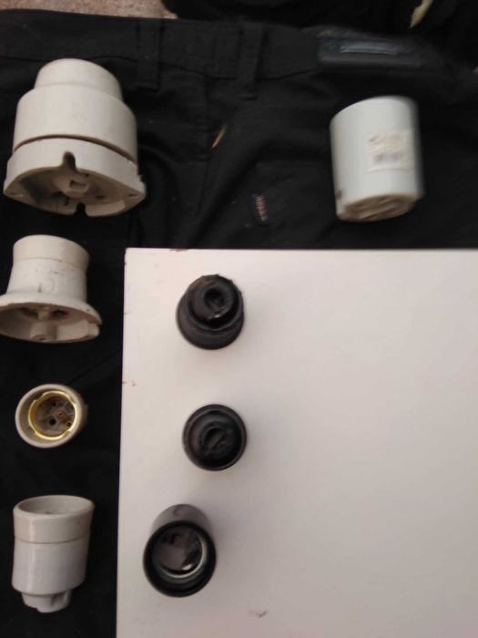 лампи розжарюв 220 в - (60 -100 -300- 500 )  , 12-36 в-40-60Вт .Патрон