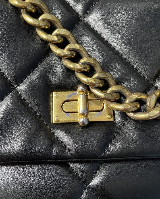 Сумочка з металевим ланцюжком