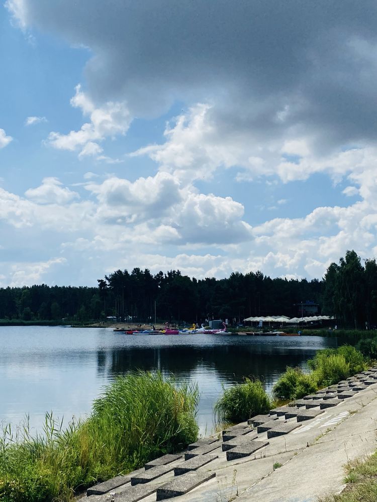 Las, zalew i ognisko – kameralny camping offline