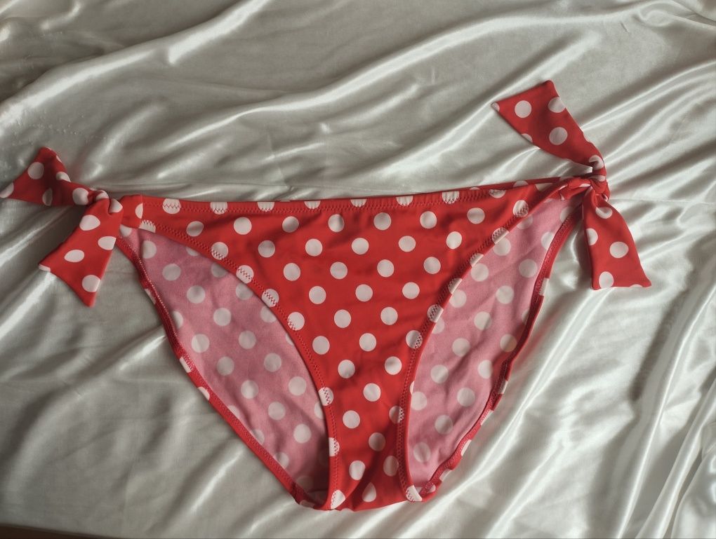 Seksowne figi kąpielowe w grochy L-XL