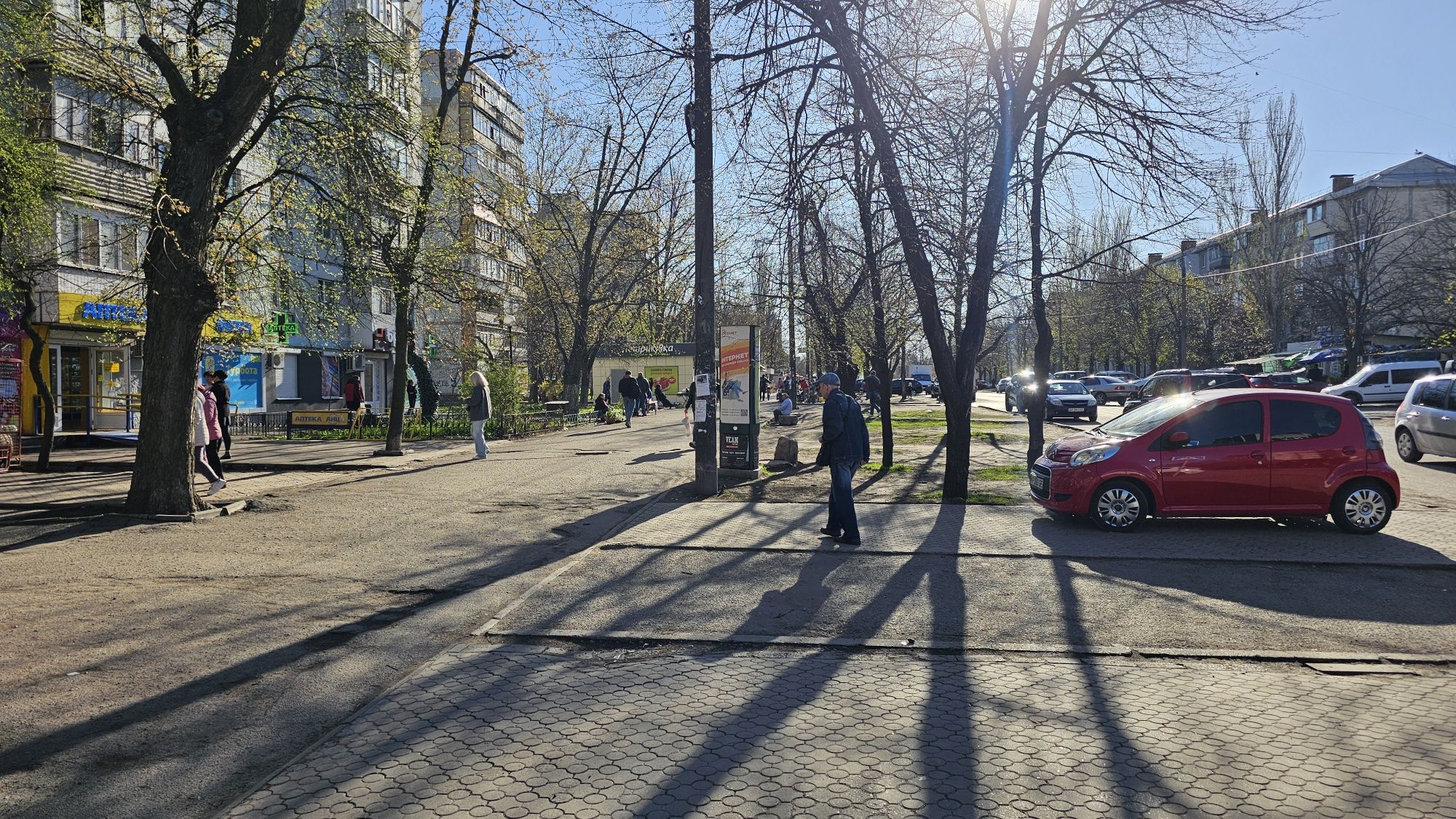 Помещение Около 40 м/кв Супер месте напротив Рынка