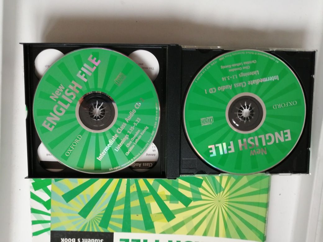 New English File Intermediate student's book, workbook, cd