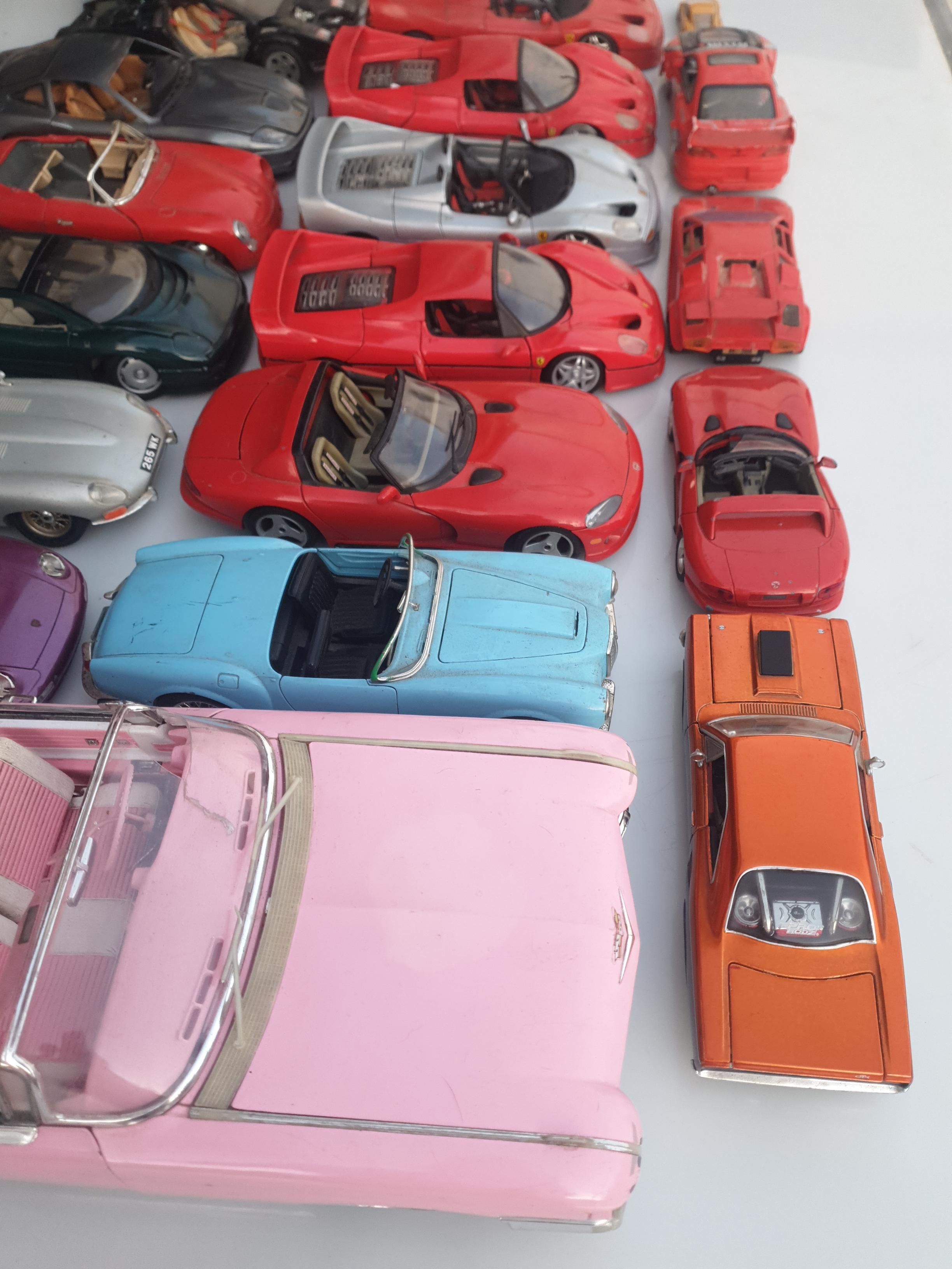 Carros Miniaturas - Maisto / Bburago - 1/12 / 1/18 / 1/24