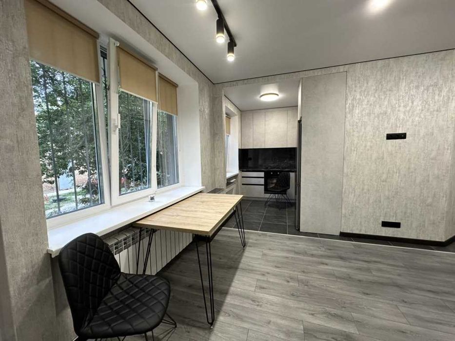 Дворівнева 2к квартира 72м2, поверх 1/5, з меблями та технікою, Центр