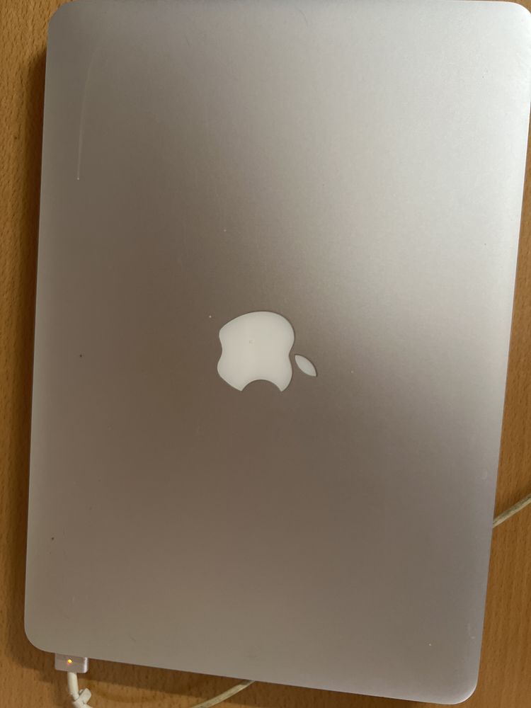 Macbook pro retina usado em boas condicoes