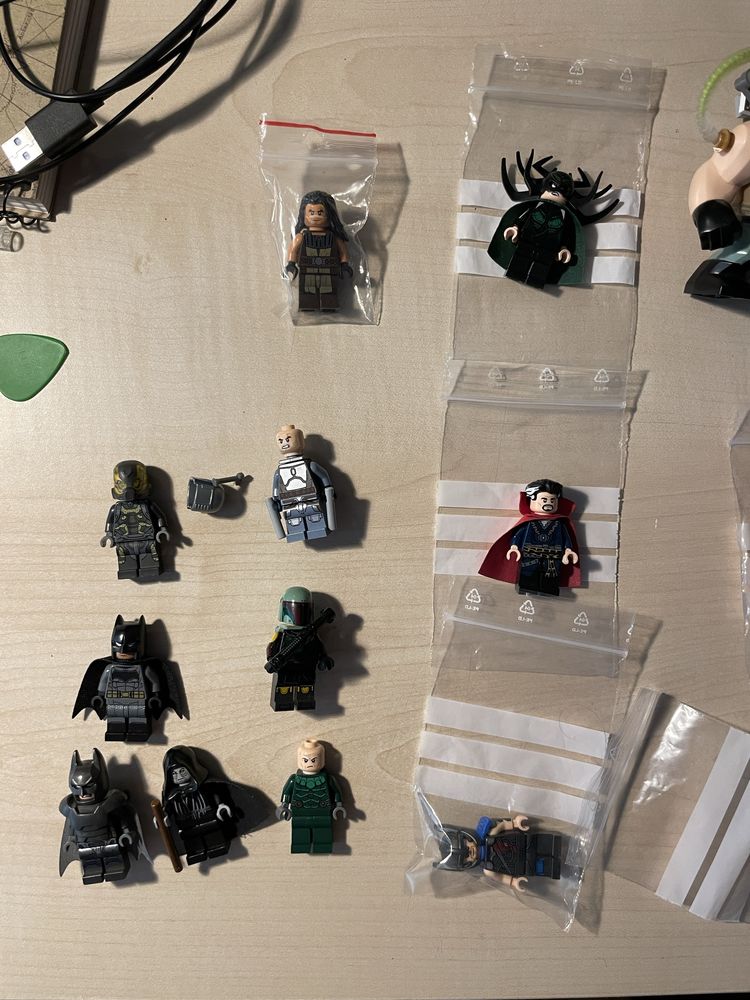 Minifiguras Lego Star Wars e Marvel Super Heroes