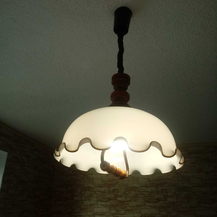 Lampa sufitowa do kuchni.