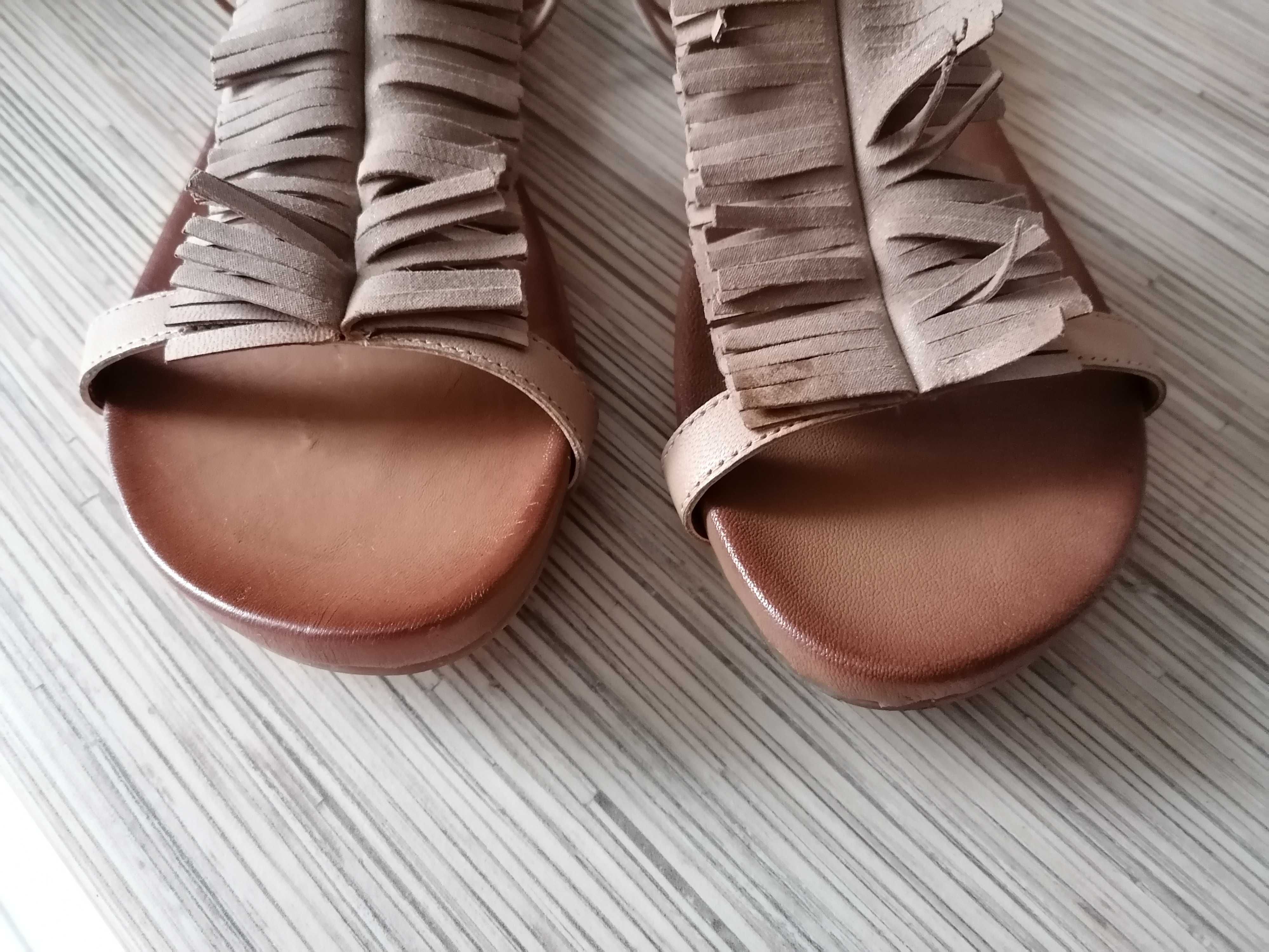 Sandały beżowe, brązowe boho Lasocki