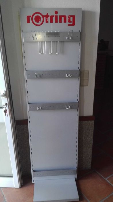 Expositor de Material Diverso 1,70m