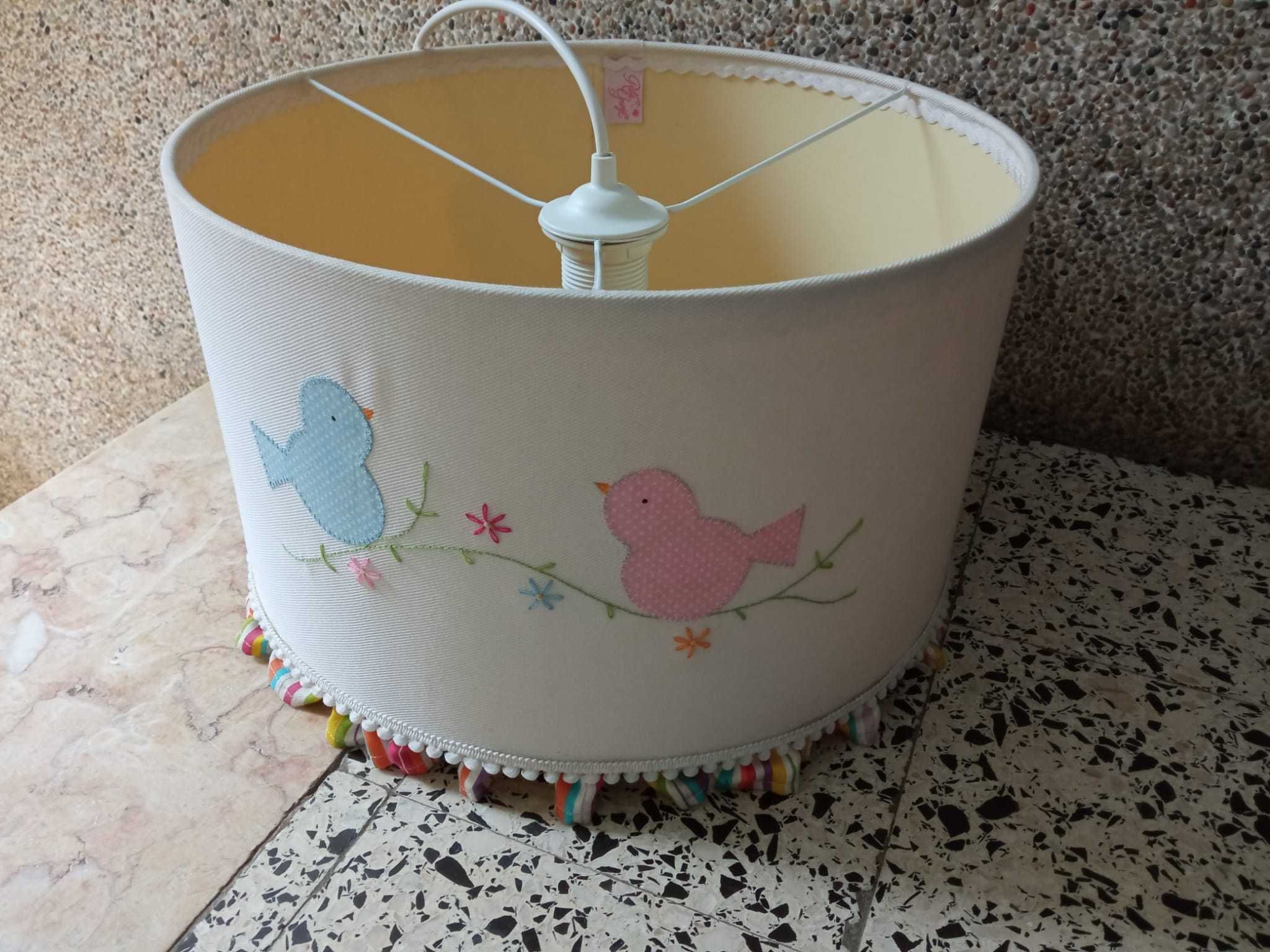 candeeiro/ abajur quarto infantil