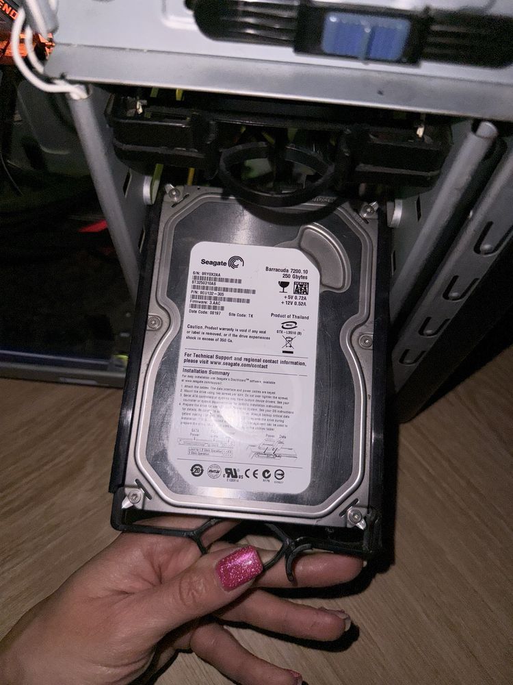 Komputer gamingowy i5-10400F RTX 3060 16GB RAM Monitor 27” + RGB