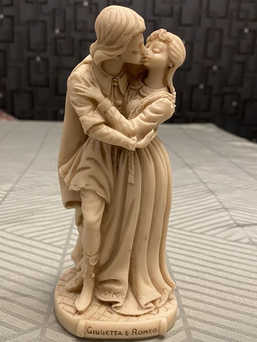 Статуэтка. Скульптура. Винтаж. Италия. Ромео и Джульетта.