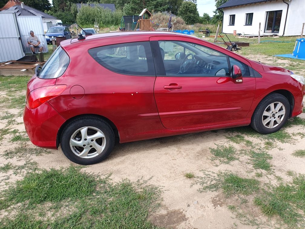 Peugeot 308 1,6 benzyna