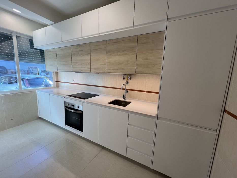 Apartamento T2 em Vanicelos- Remodelado c/ cozinha totalmente equipada