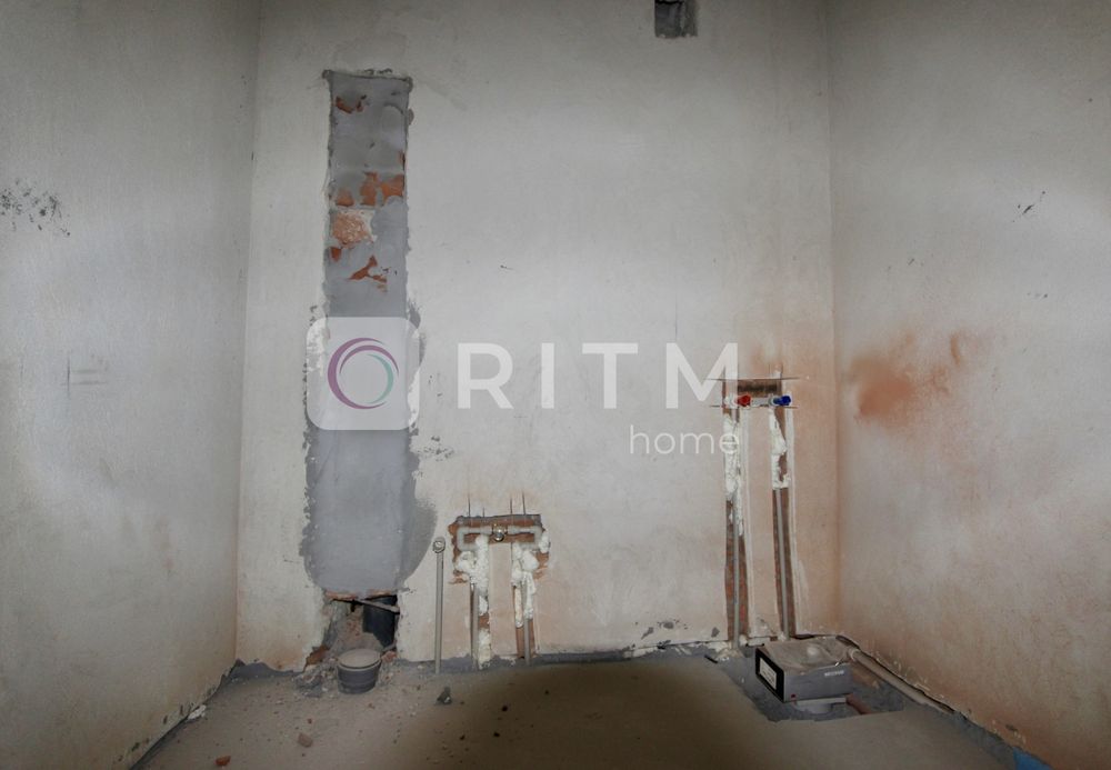 Продаж 1-кімнатної квартири в новобудові, без ремонту ЖК Весняний.