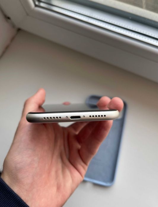 Iphone 11 64 гб.