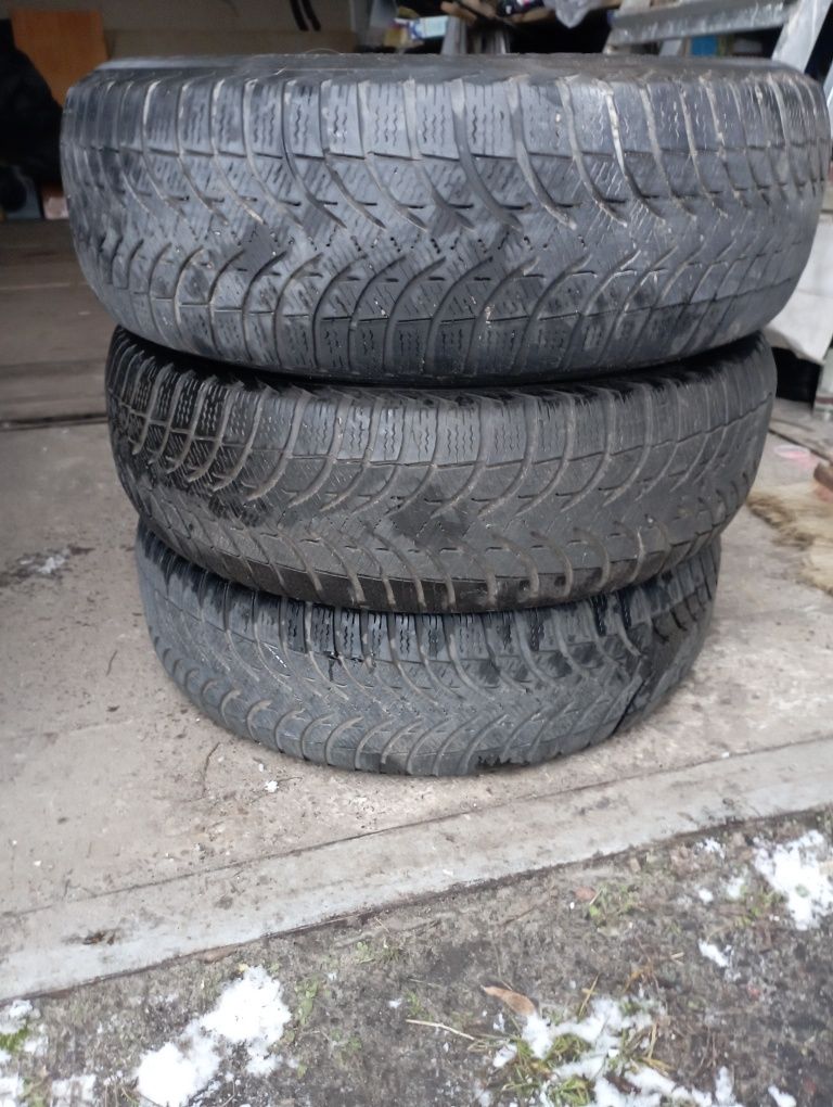 Michelin  покришки R15.