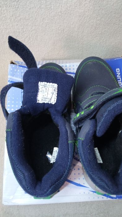 Продам дитячі зимові ботінки Lico