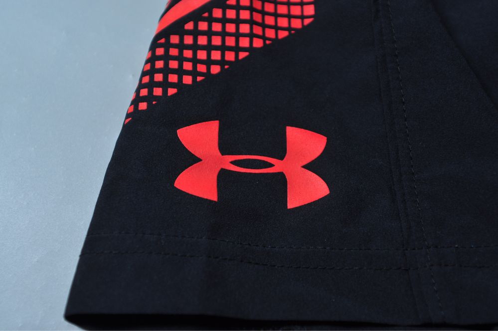 Under Armour оригинал мужские шорты на лето чёрные