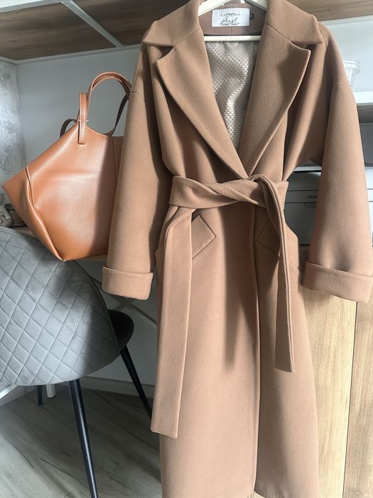 Жіноче демісезонне пальто