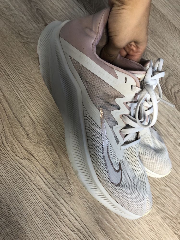 Buty sportowe Nike quest running 42 damskie