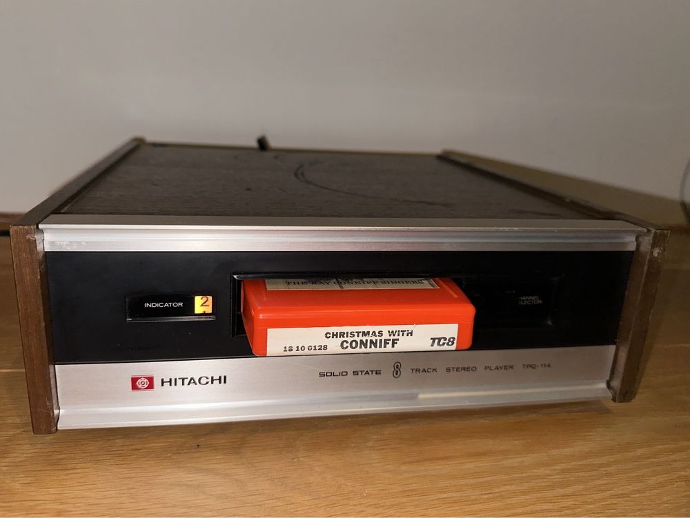 Odtwarzacz 8 track solid state Hitachi TPQ-114