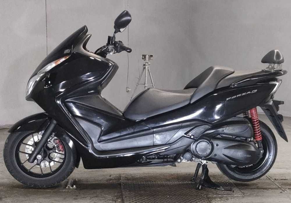 Максі-скутер Honda Forza 250 SI MF12 2013 Пробіг: 27 422 км