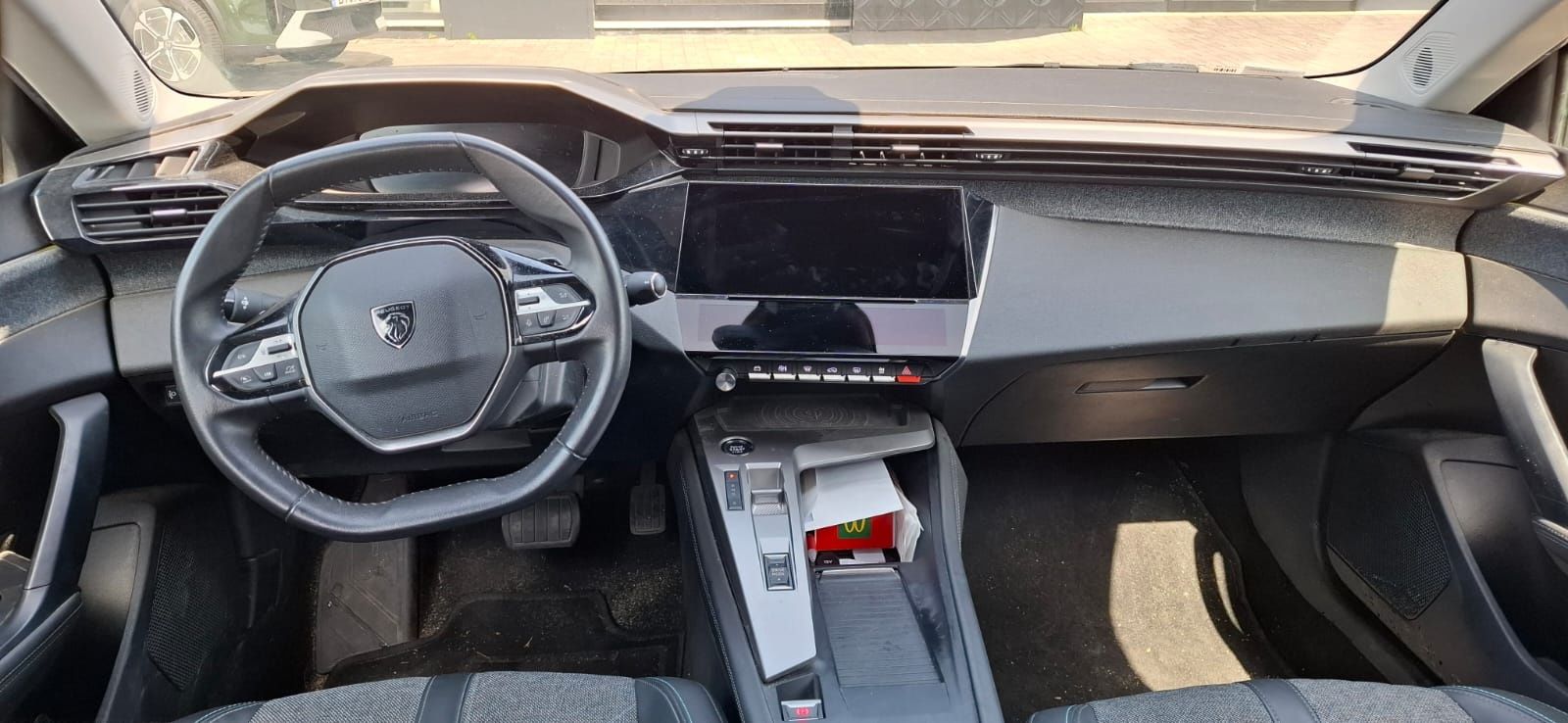 Peugeot 408 hybrid plug in 225cv
