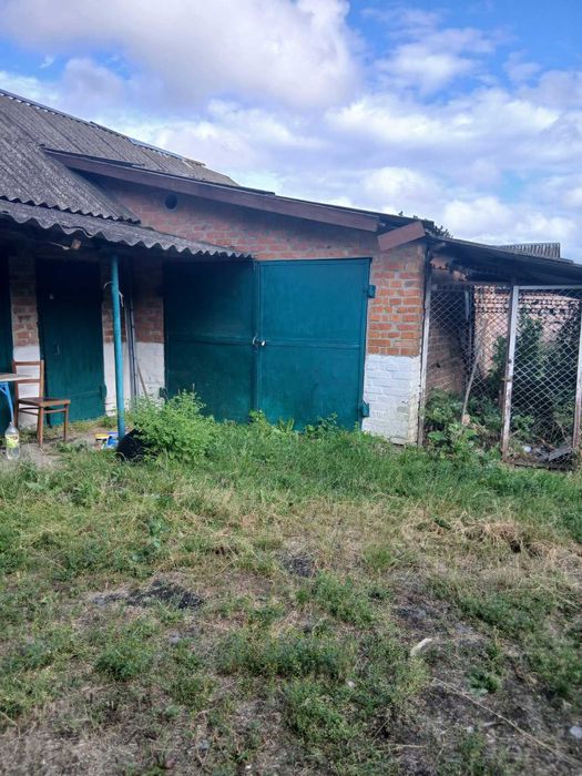 Продається будинок в смт.Опішня +380665762822,+380660407380