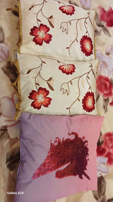 Простині ,підодіяльник ,наволічки та матрац