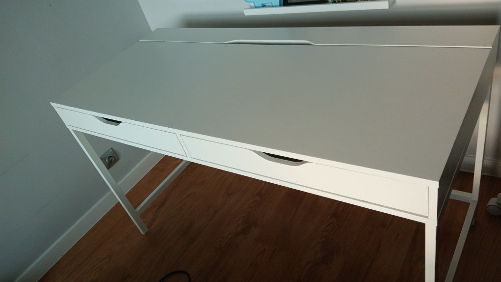 Biurko białe Alex Ikea 132x58- 2 krzesła gratis