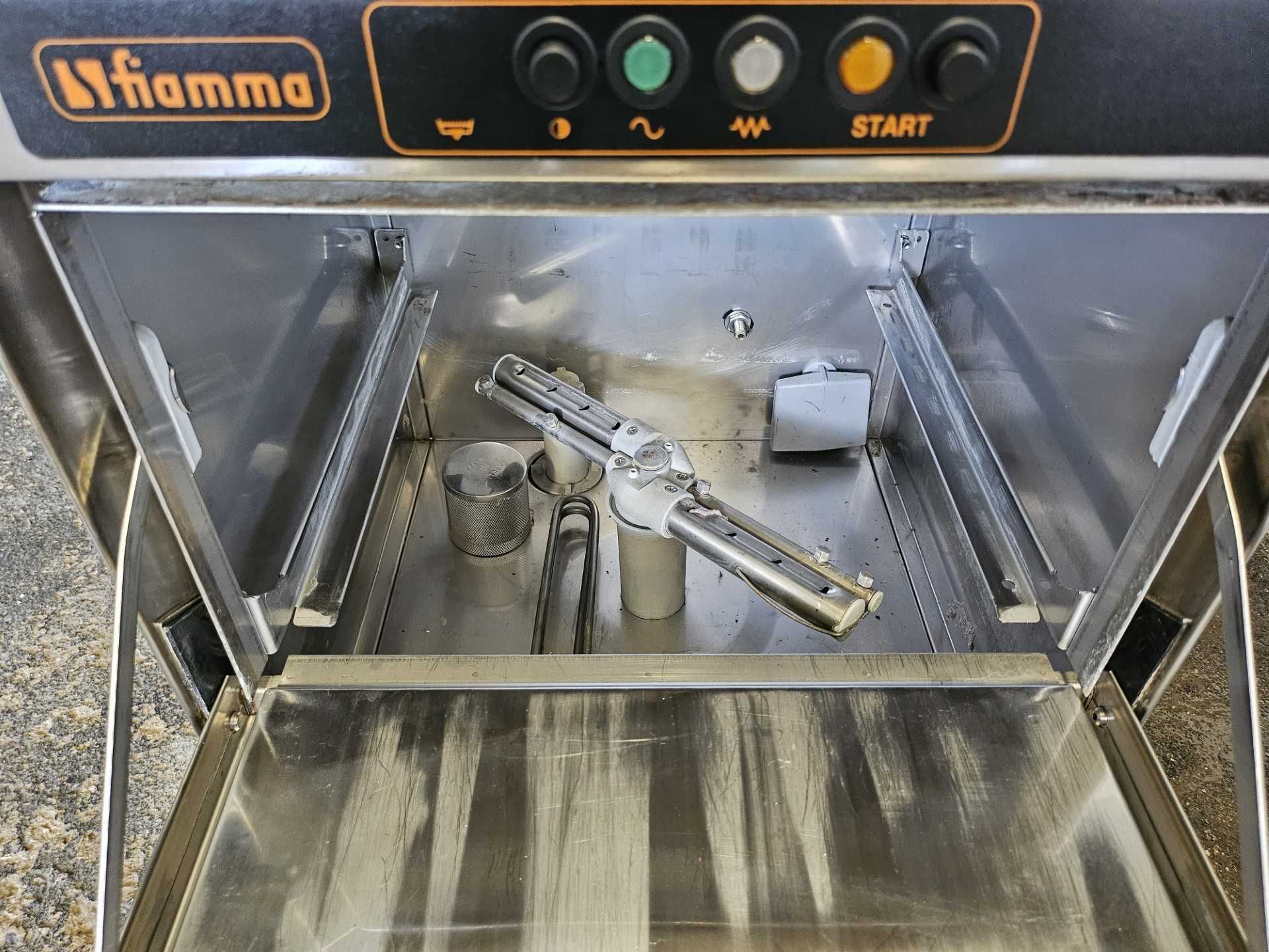 Máquina de lavar loiça para cafetaria