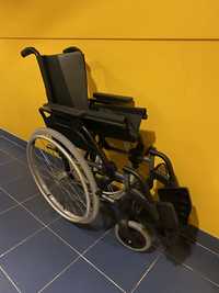 Cadeira de rodas Breezy - como nova. Utilizada 3 vezes.