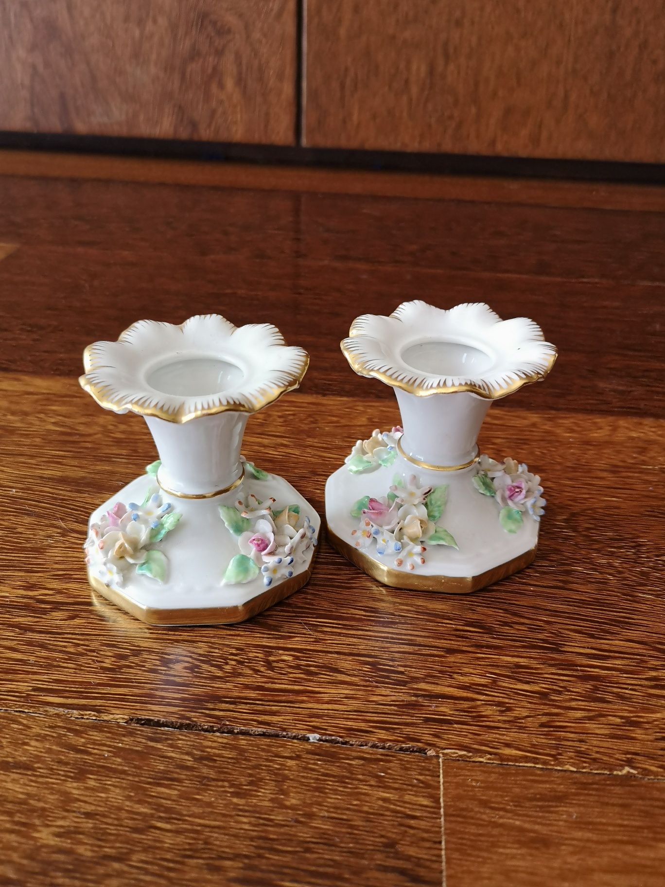 Conjunto da Artibus com anjos e flores