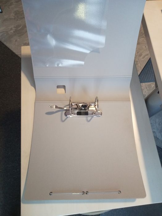 Sprzedam segregatory Leitz