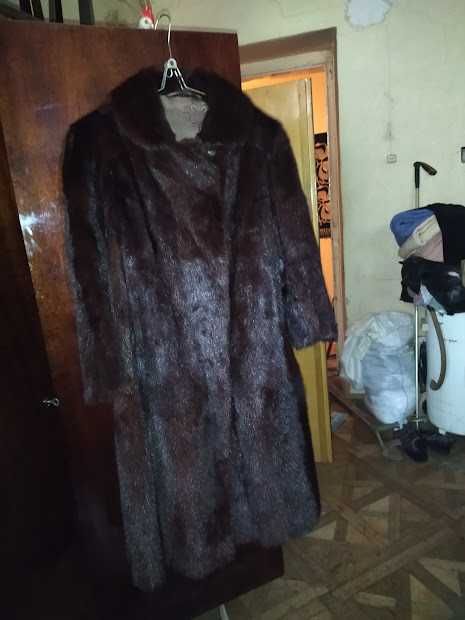 Шуба норкова, довга, вживана.