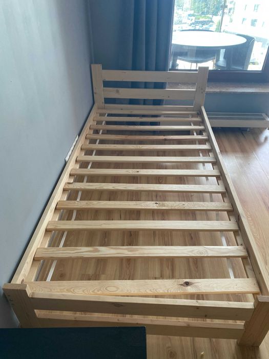 łóżko sosnowe 100x200 drewniane ze stelażem