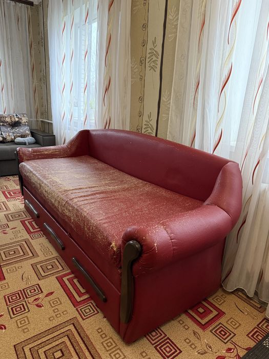 Продам б/у диван