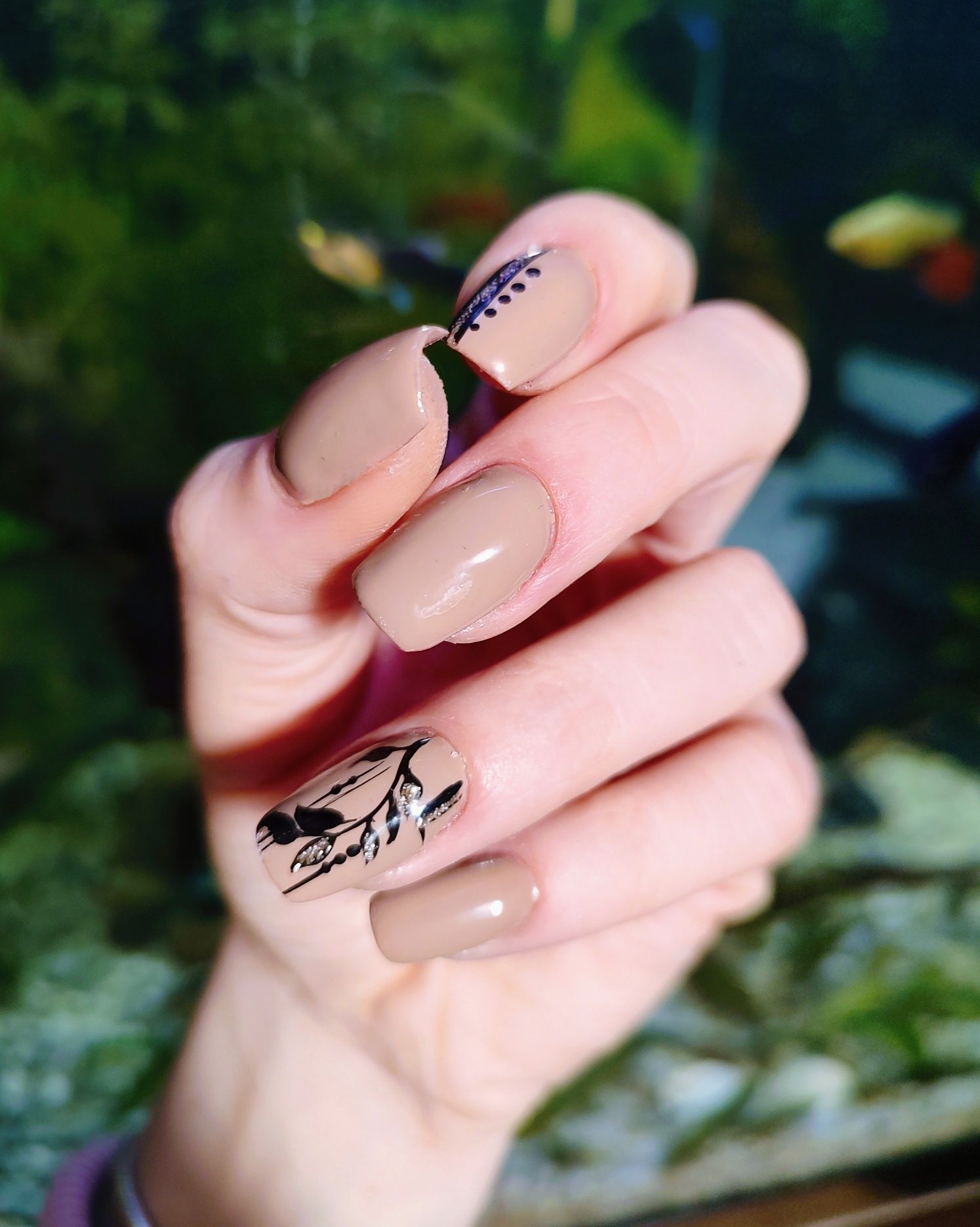 Stylizacja paznokci, manicure hybrydowy, przedłużanie- żel, akryl