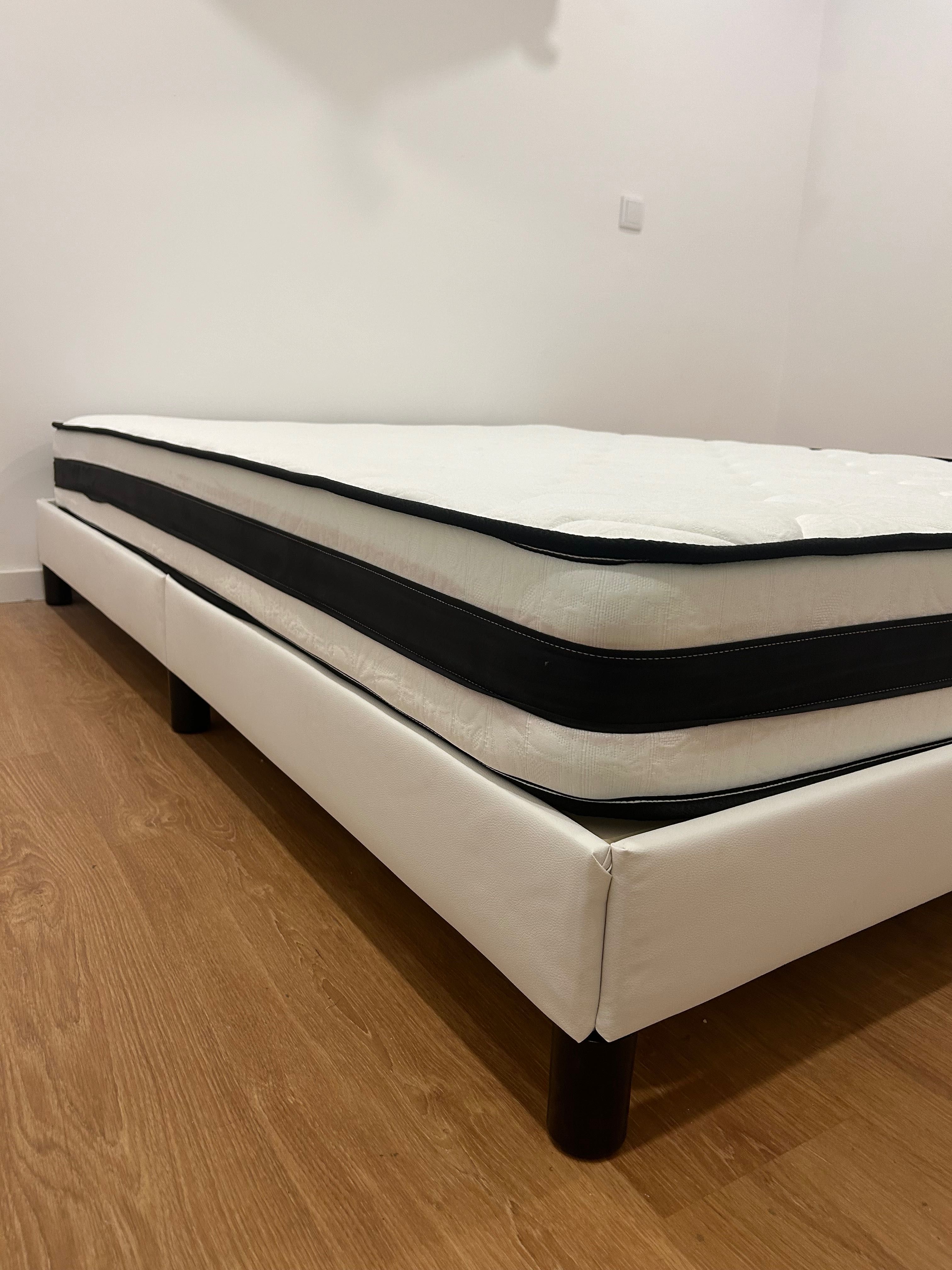 NOVO- SEM USO cama e colchão casal 140x190