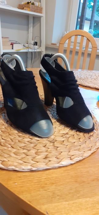 buty damskie odkryta pięta i palce czarne zamszowe na obcasie 37