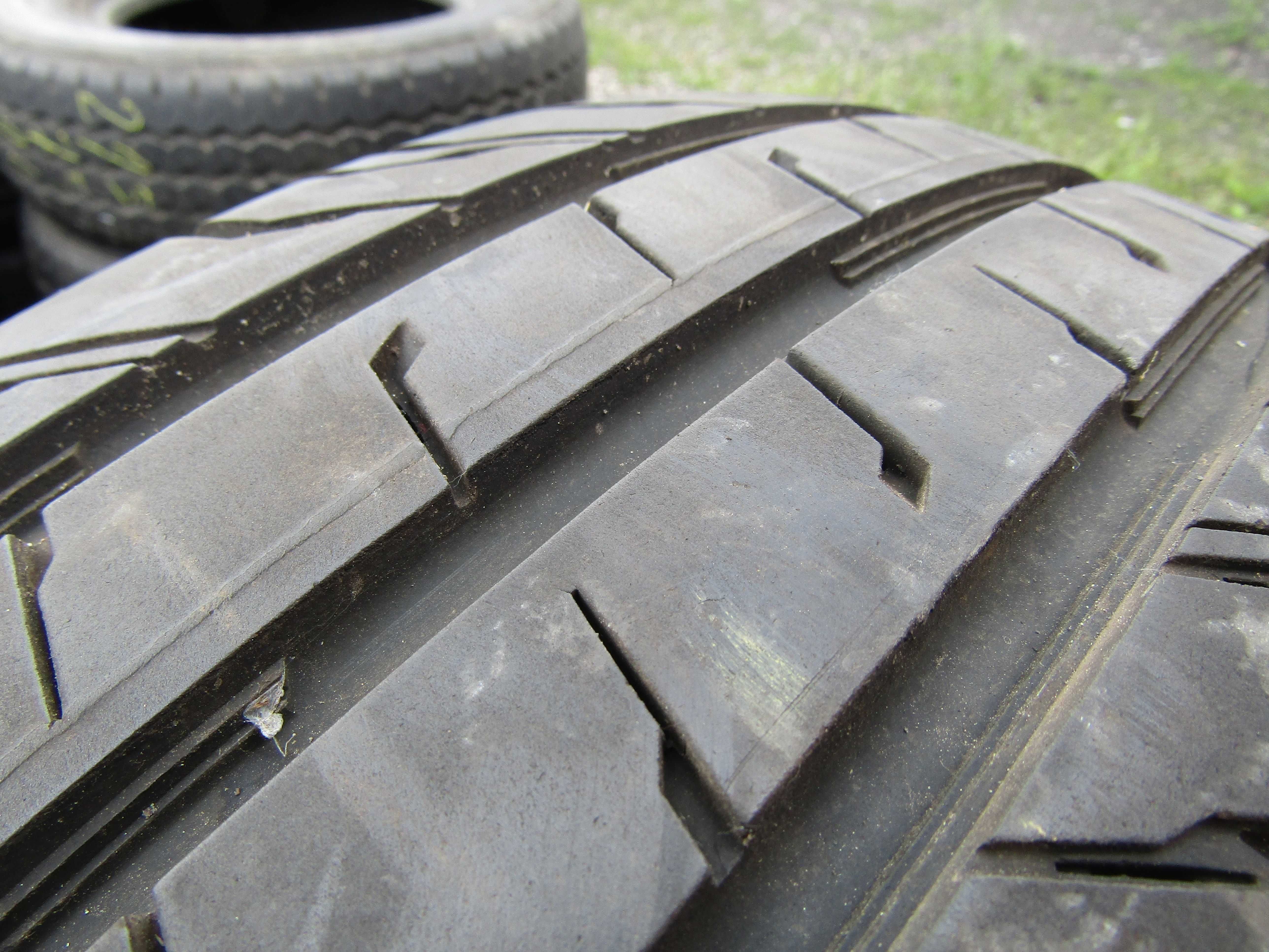 205/75r16C Continental CONTIVANCONTACT 200 4szt 8.5mm 113R