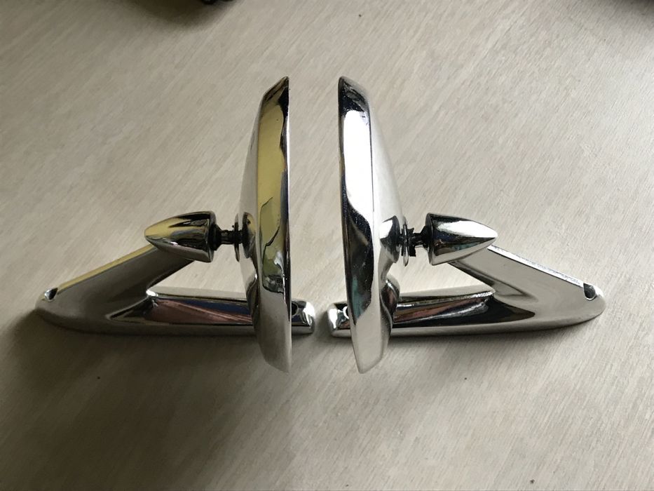 Ретро зеркала на ретро авто
