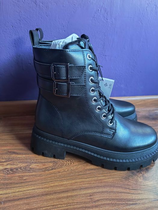 Buty trapery glany workery klamra platforma czarne sinsay