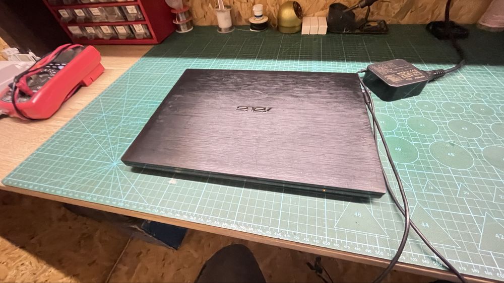 Продам два ноутбуки ASUS та iPad mini одним лотом
