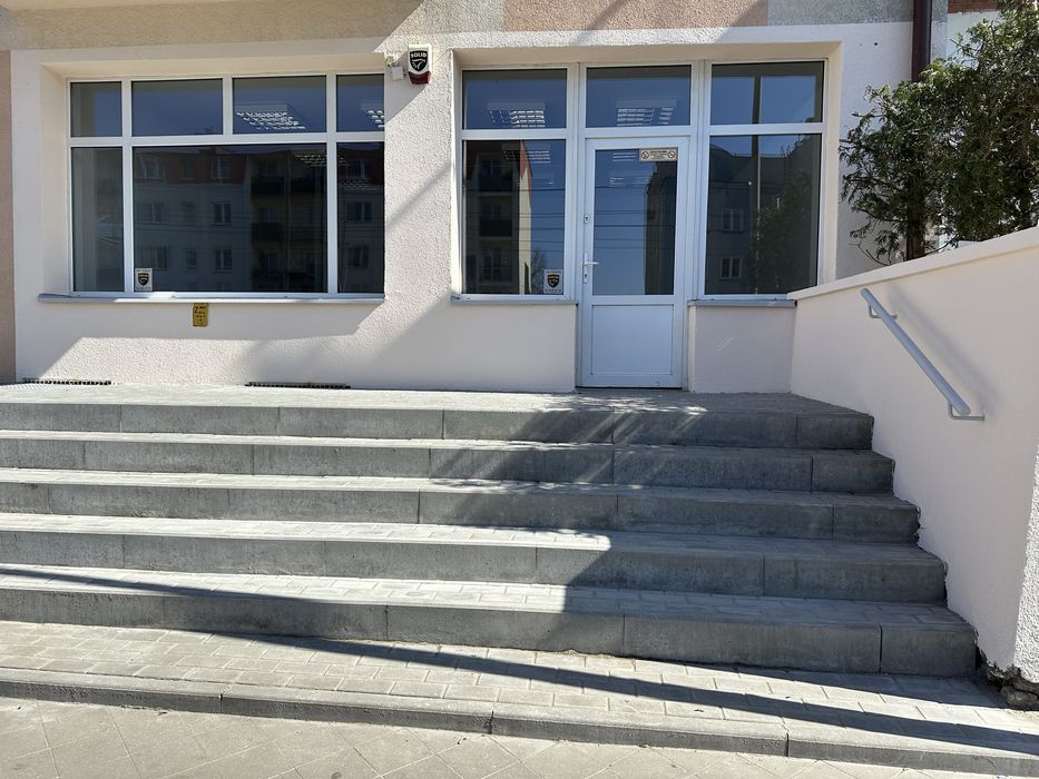 Sprzedam lokal użytkowy 99,66 m2 Toruń, Parking, rampa, dwustronny