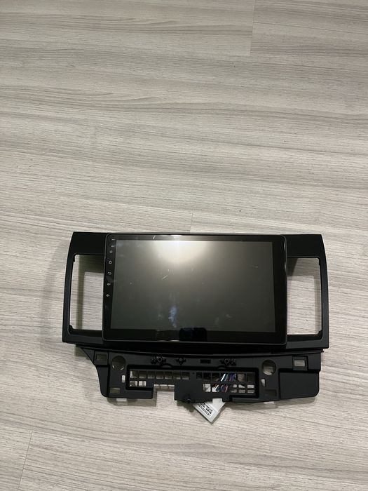 Магнітола на лансер 10