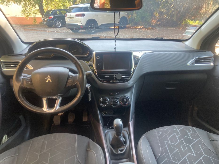 Peugeot 2008 versão style diesel ano: 04/2016