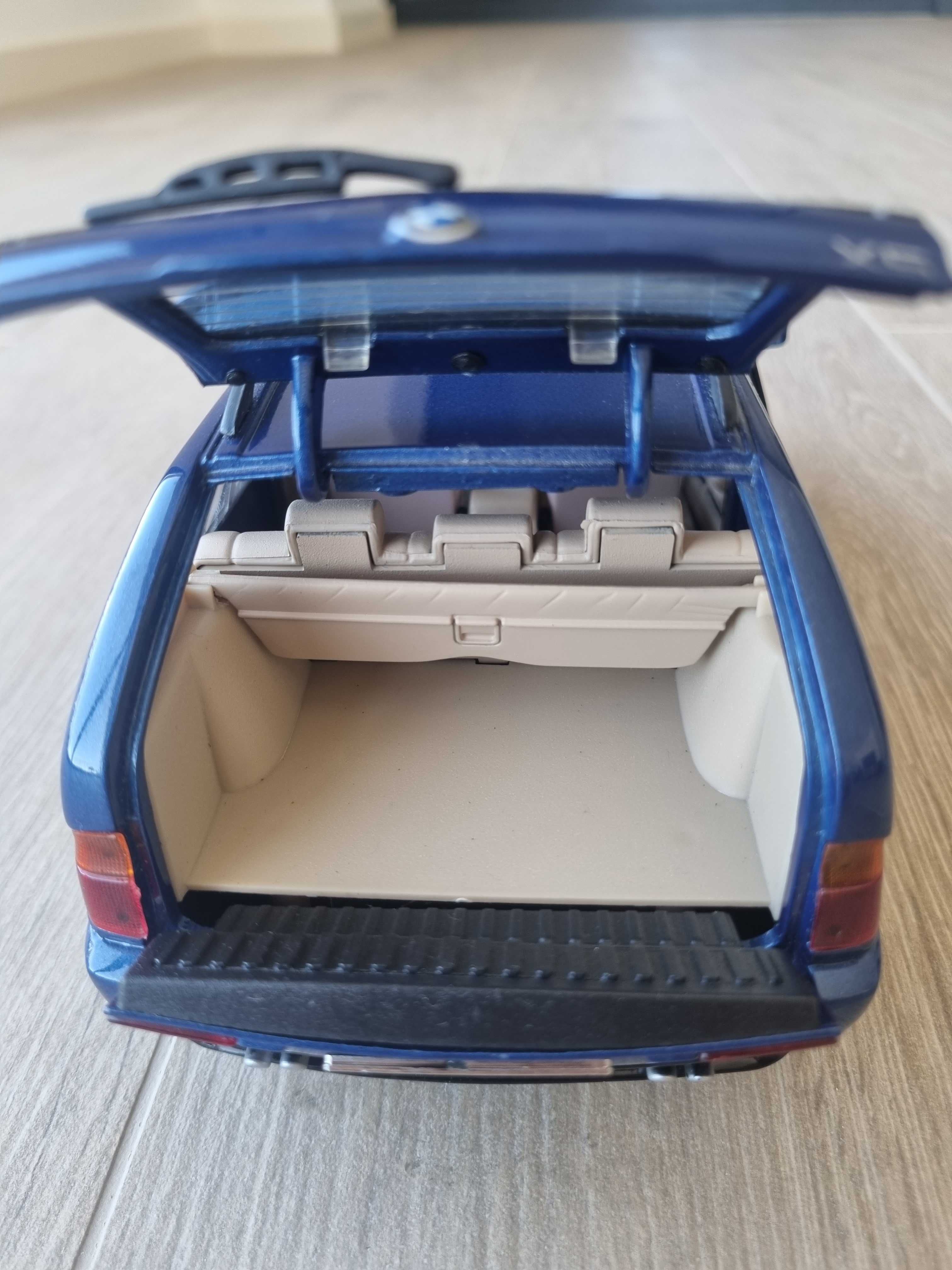 Miniatura BMW X5 1/18