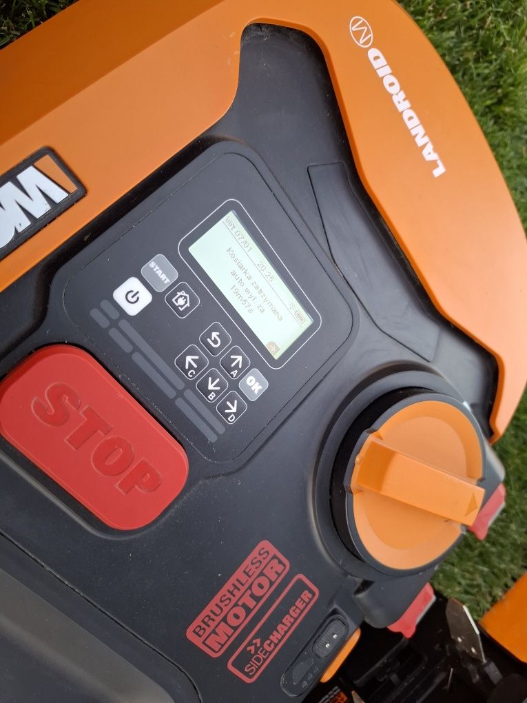 WORX Landroid M700 WR142E robot koszący do 700m2
WR142E | do 700 m²
